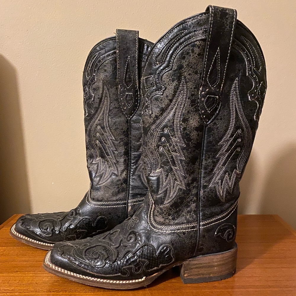 Corral black boots